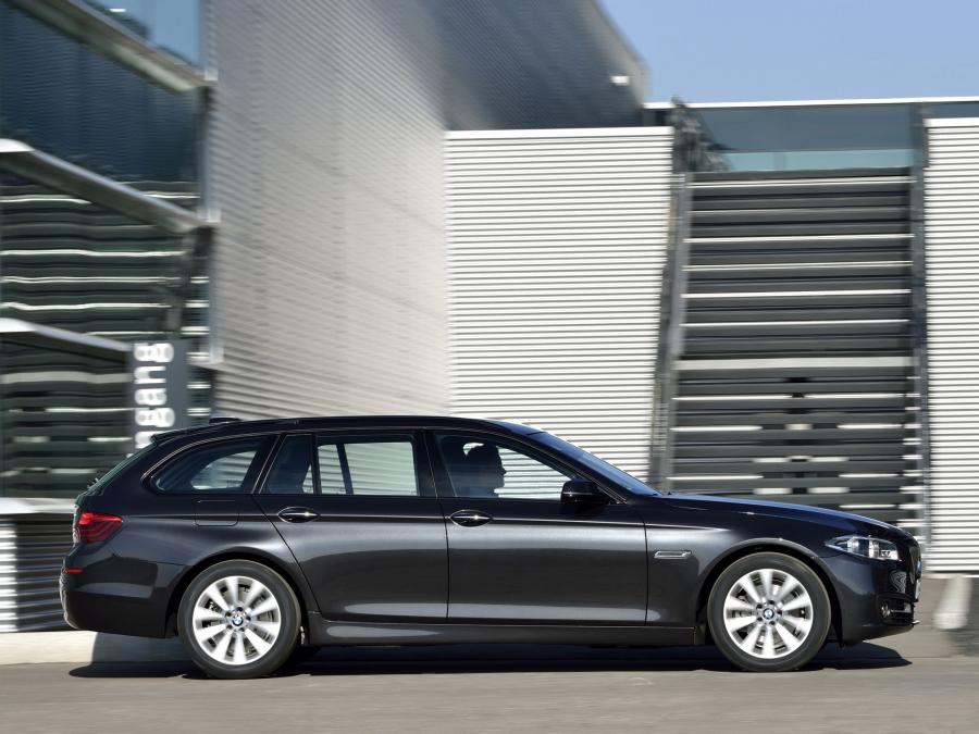  BMW 520d Touring 2013 года  (фото 15 из 17)